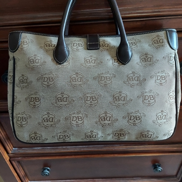 Dooney & Bourke - Picture 2 of 4